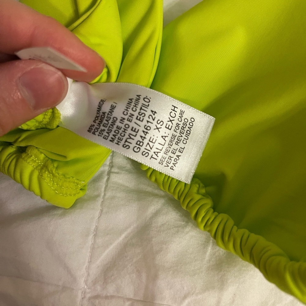 NWT Gianni Bini Lime Green Triangle Bikini Top XS - Picture 4 of 4